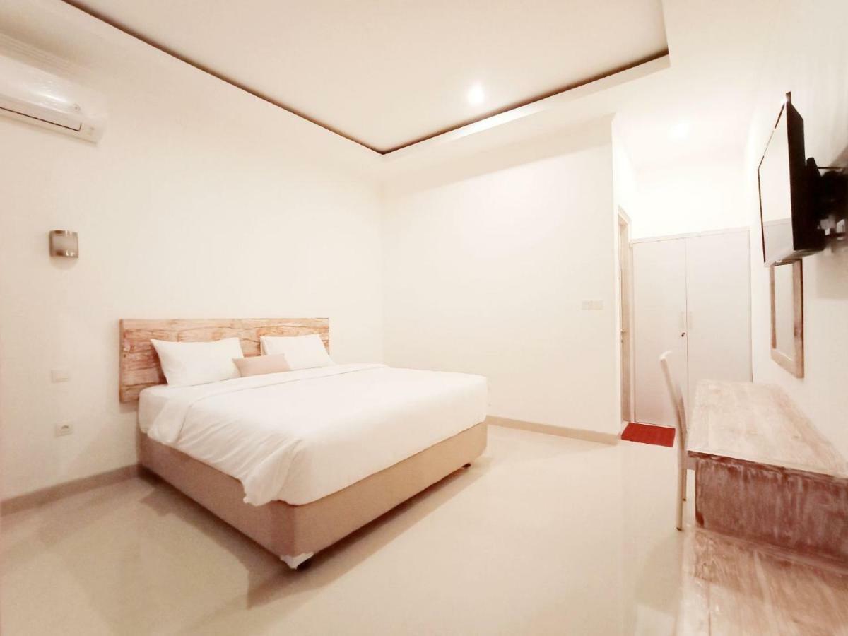 Berawa Dini Guesthouse Canggu  Ngoại thất bức ảnh